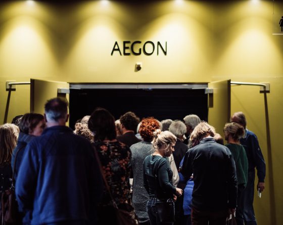 sfeer - rij voor de Aegon - Hans Jellema