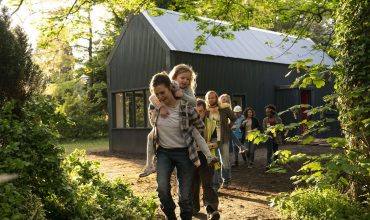 Herself_st_1_jpg_sd-low