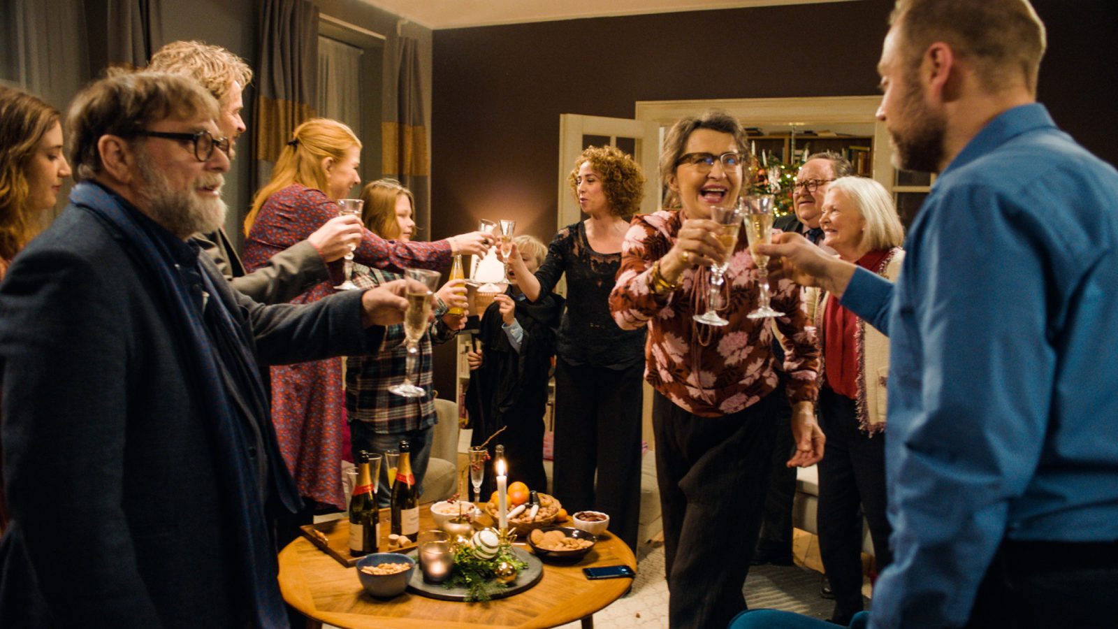 2003991_Den-tid-paa-aaret_still_den-tid-paa-aret1_dan-swe-nor-fin-org_print