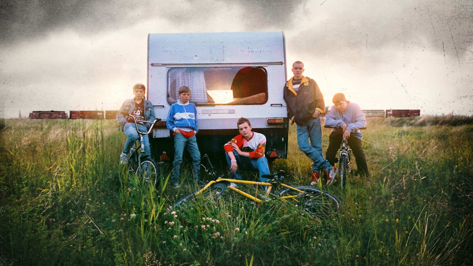 Train robbers still 1