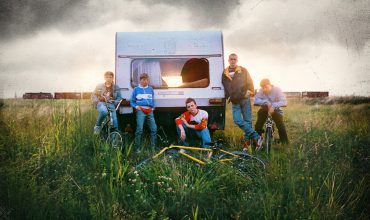 Train robbers still 1