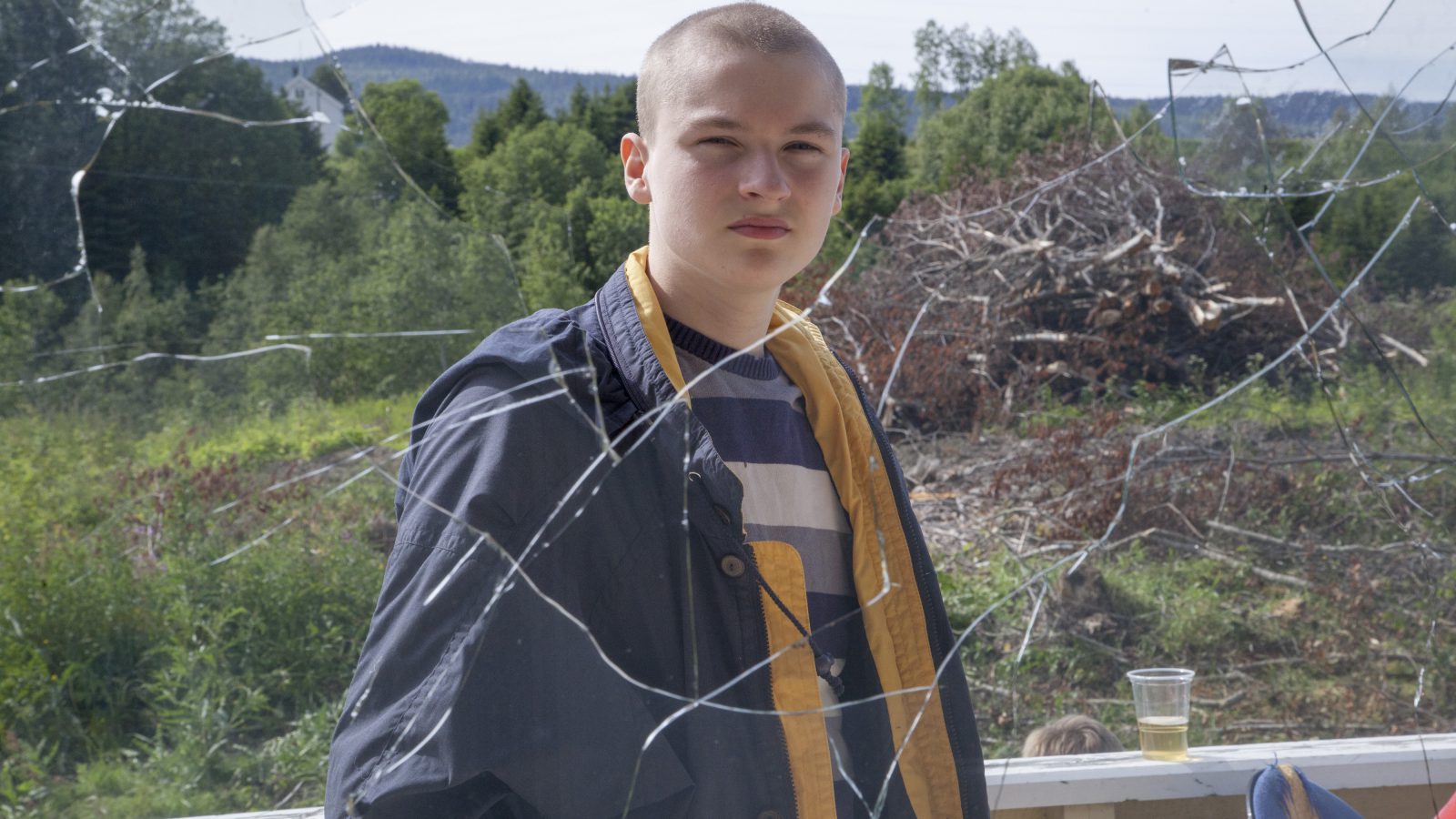 Train robbers still 7