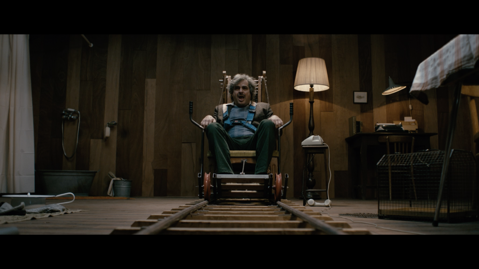 Frank in stoel schrewut