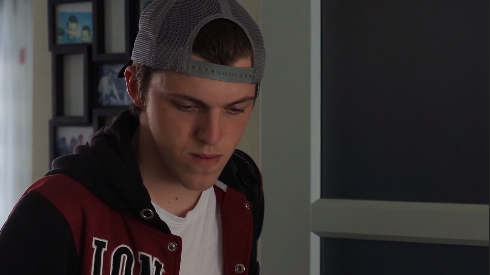 Still 7 - short film Kom Terug