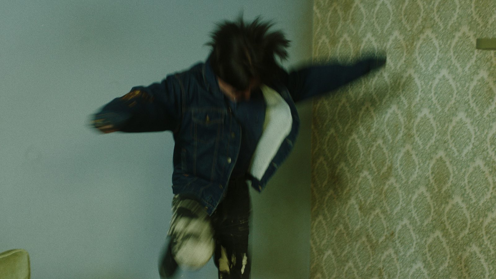 010920 - PAVEL - DEF-00_10_39_10-Still014 (1)